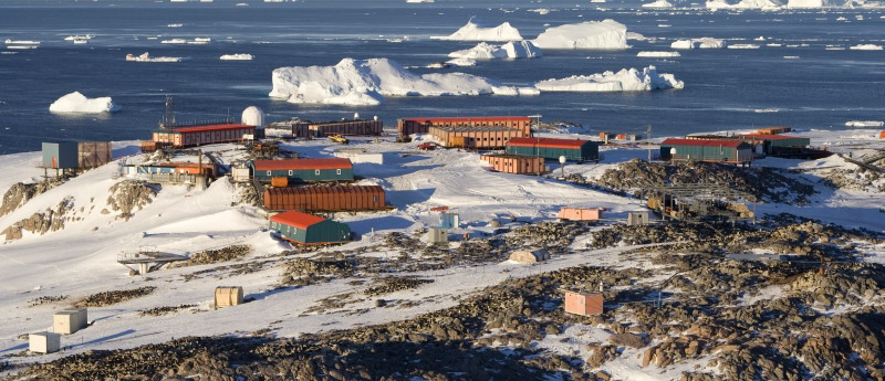 La base Dumont, cliquez pour l'agrandir